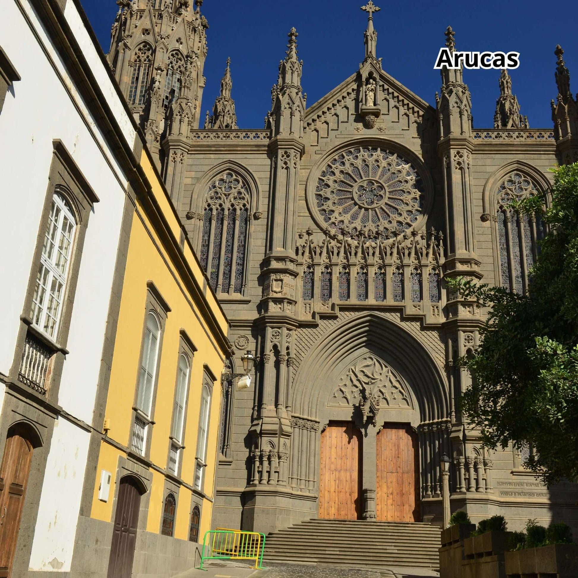 gran canaria bus tour - highlights - arucas