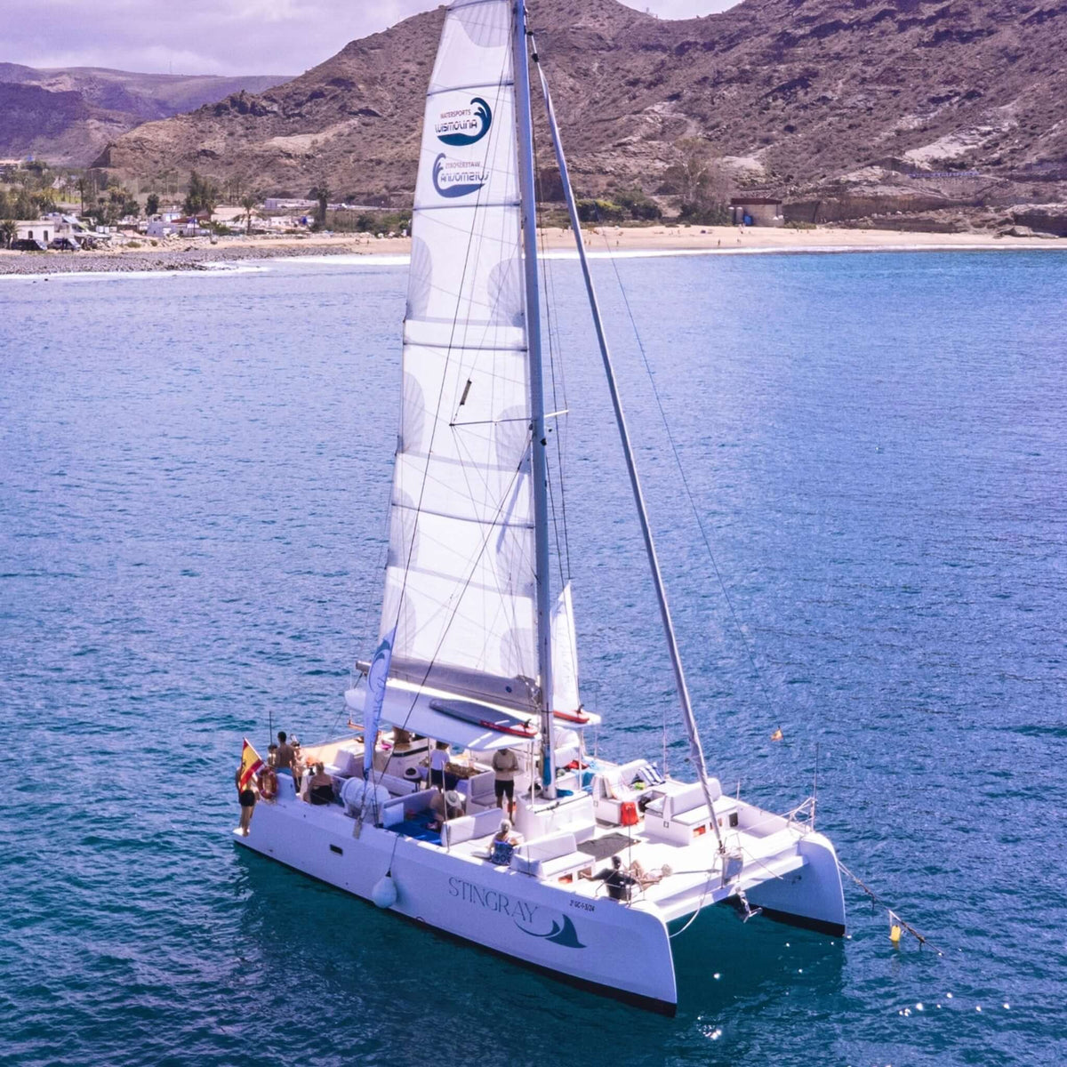 stingray catamaran gran canaria - picture of the boat sailing

