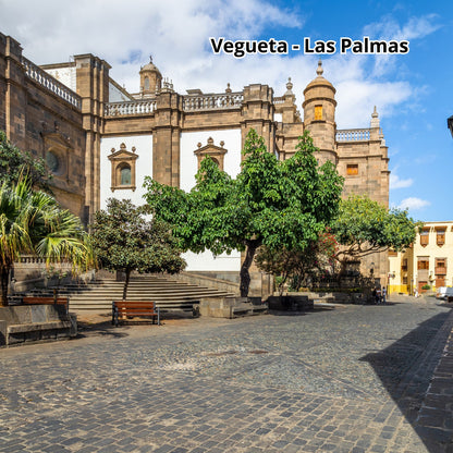 Historic building in Vegueta, Las Palmas with a clear blue sky.